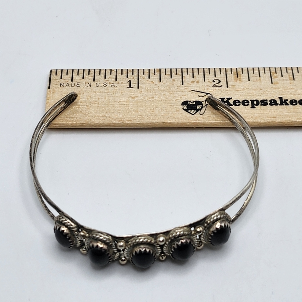 Sterling Silver "C" marked cuff bracelet.   Southwestern w/sawtooth prongs onyx. - Picture 2 of 5